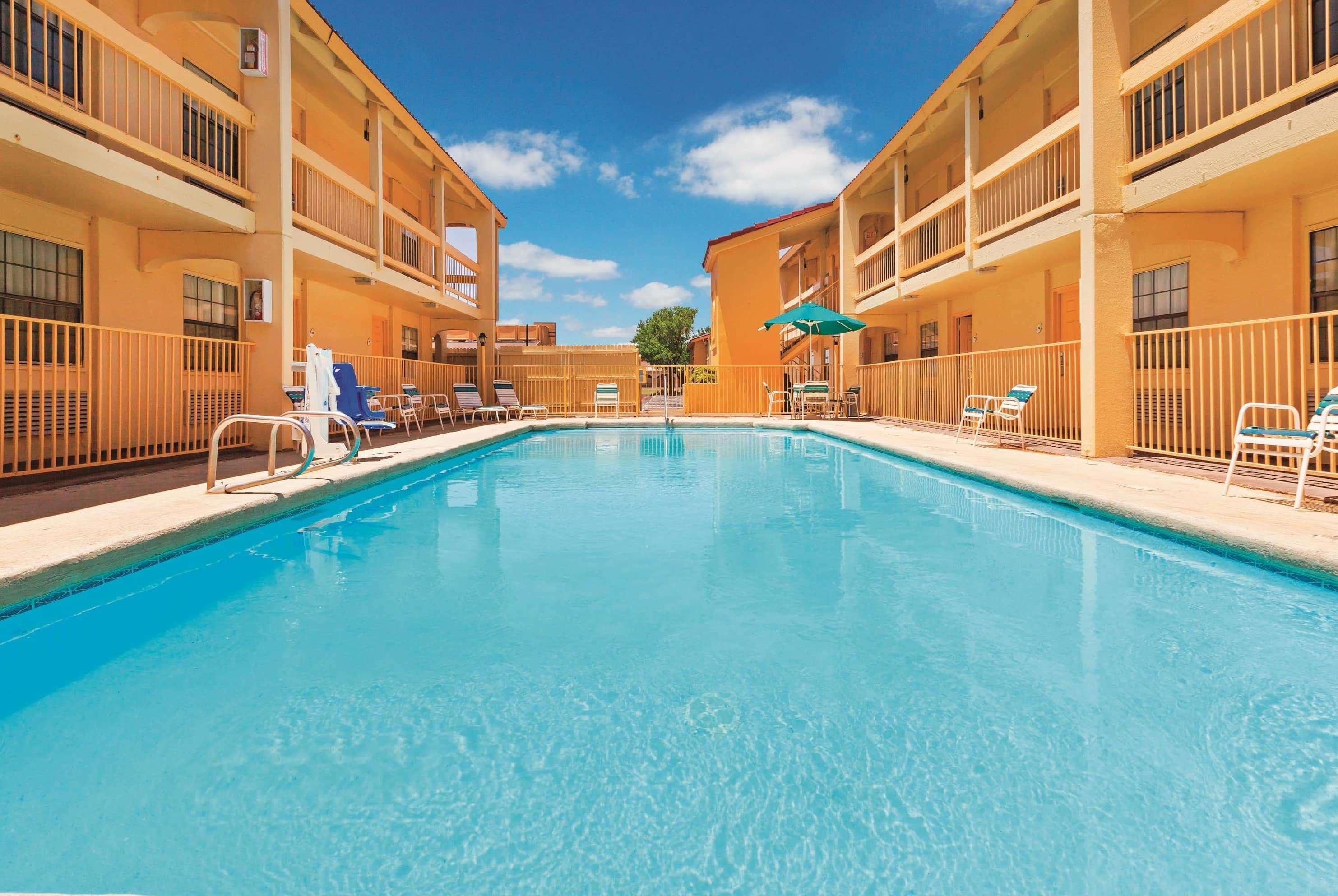 Baymont By Wyndham Lubbock - Downtown Civic Center Hotel Eksteriør billede